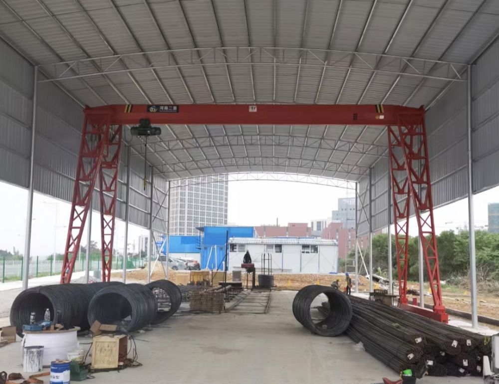 門式起重機(jī)、龍門吊廠家產(chǎn)地、MH型電動葫蘆門式起重機(jī)