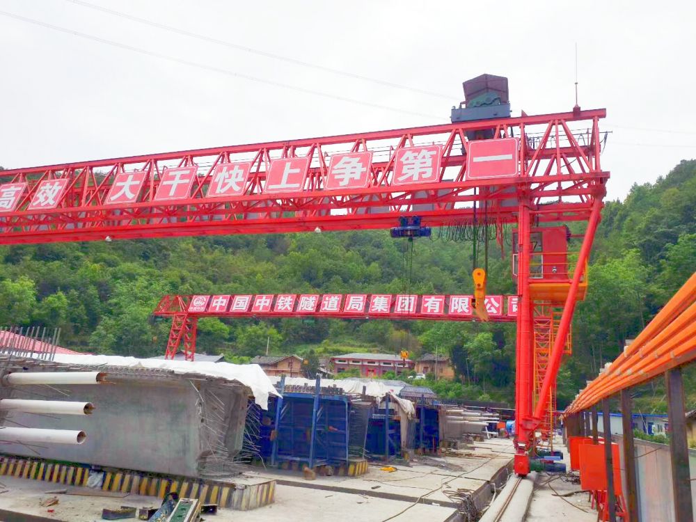 廣西來賓提梁機、路橋門機、龍門吊廠家銷售安裝維修