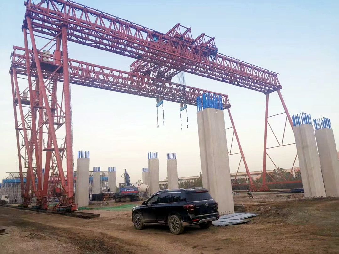 軌道提梁機.jpg