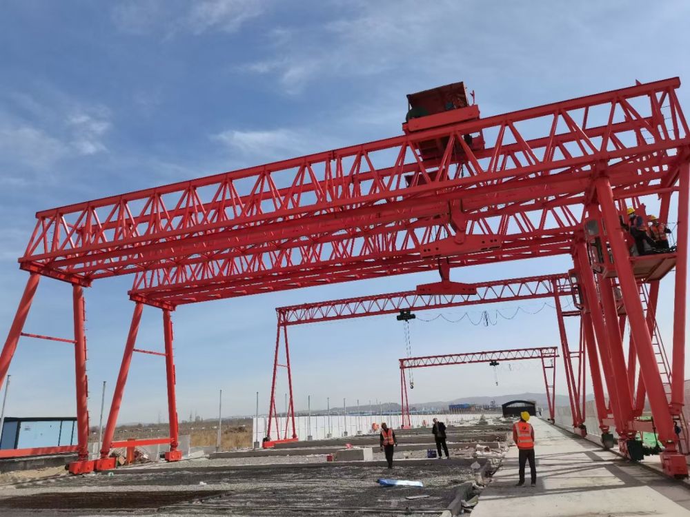 綿陽龍門吊、提梁機、路橋門機、雙梁門式起重機廠家銷售安裝維修