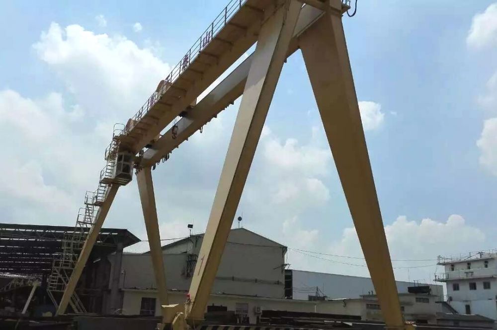 河南焦作龍門吊、ME型雙小車吊鉤門式起重機