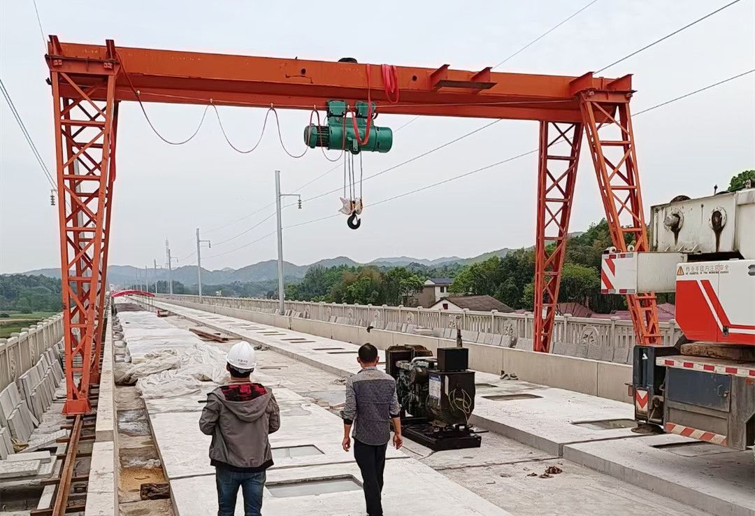 贛州起重機械設備廠家銷售，電動葫蘆單梁門式起重機
