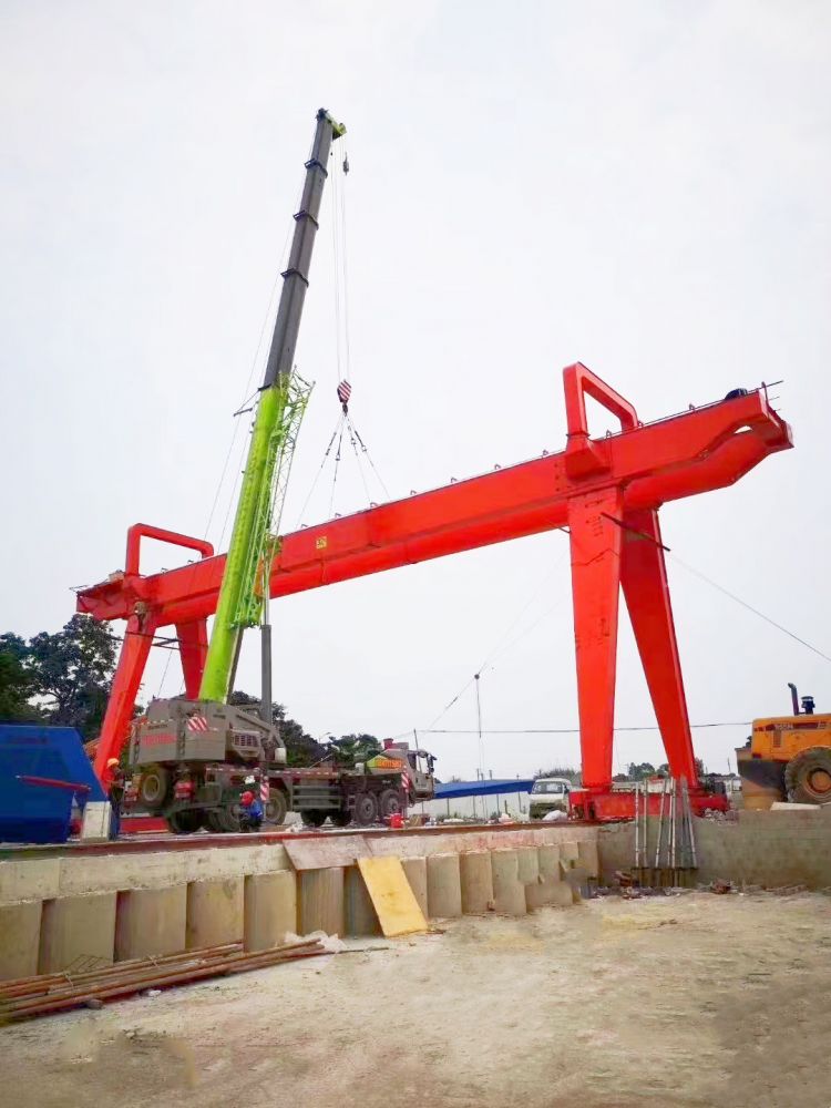 滄州龍門吊、A型電動雙梁門式起重機廠家銷售、安裝維修