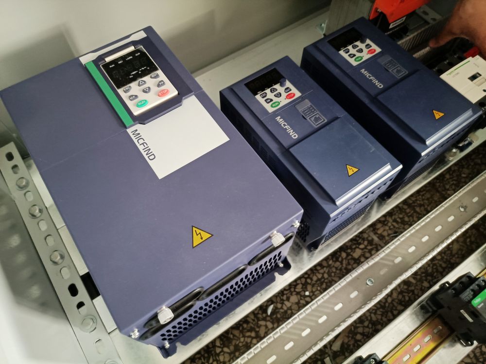 鄭州滎陽配電柜廠家定制、起重電器箱柜、工控自動化電氣