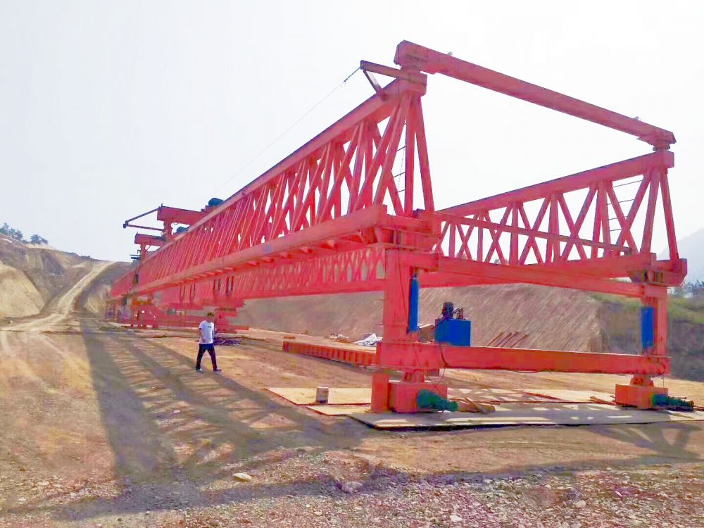 威海架橋機(jī)廠家銷售、公路鐵路高鐵架橋機(jī)安裝維修、租賃回收
