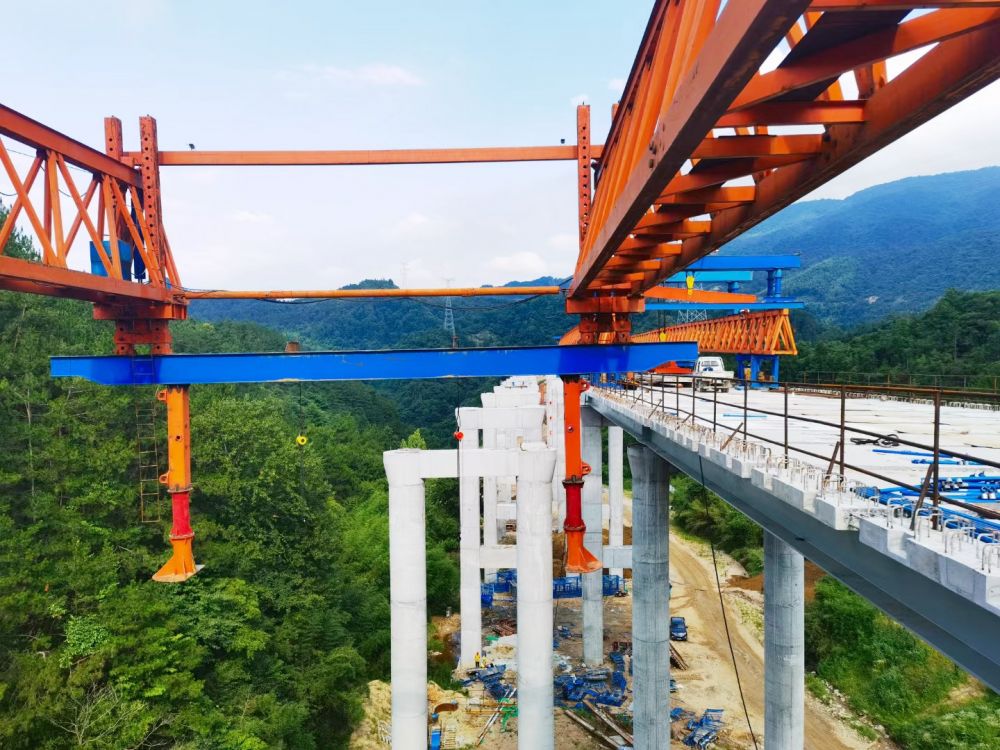 架橋機(jī)生產(chǎn)制造、安裝維修、移裝搬遷、出租租賃、二手回收服務(wù)